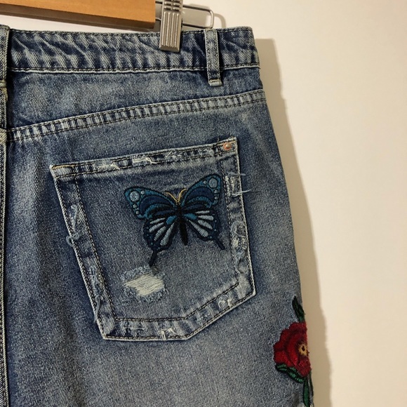 NWT Dex Embroidered Cut Off Ripped shorts blue 28 - Picture 6 of 10